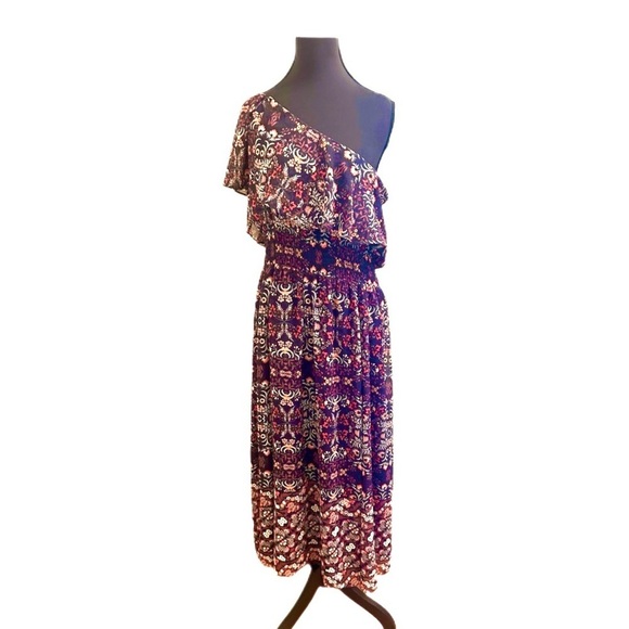 Vince Camuto Dresses & Skirts - Vince Camuto One Shoulder Floral Dress , size 14